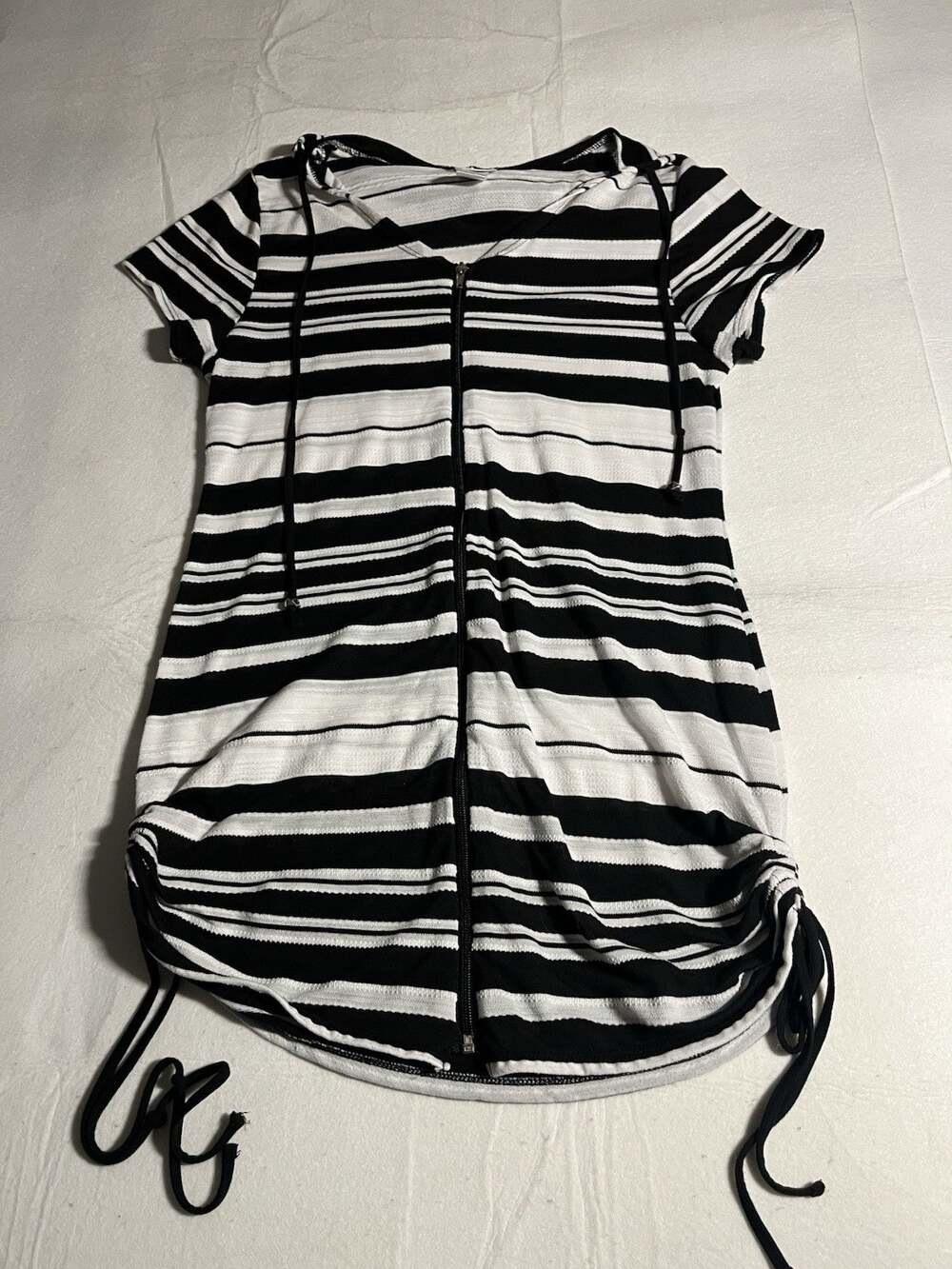 Dotti Womens Size S Black White Striped Hooded Zip Front Ruched Dress